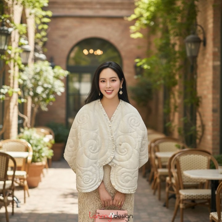 Áo chần bông búp sen lụa trắng